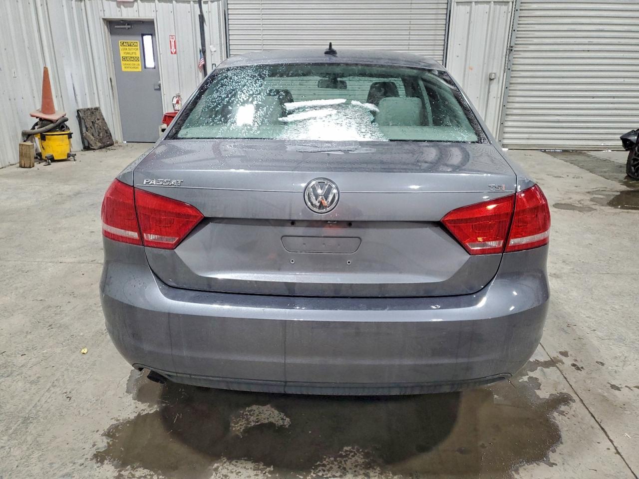 2015 VOLKSWAGEN PASSAT S photo 6