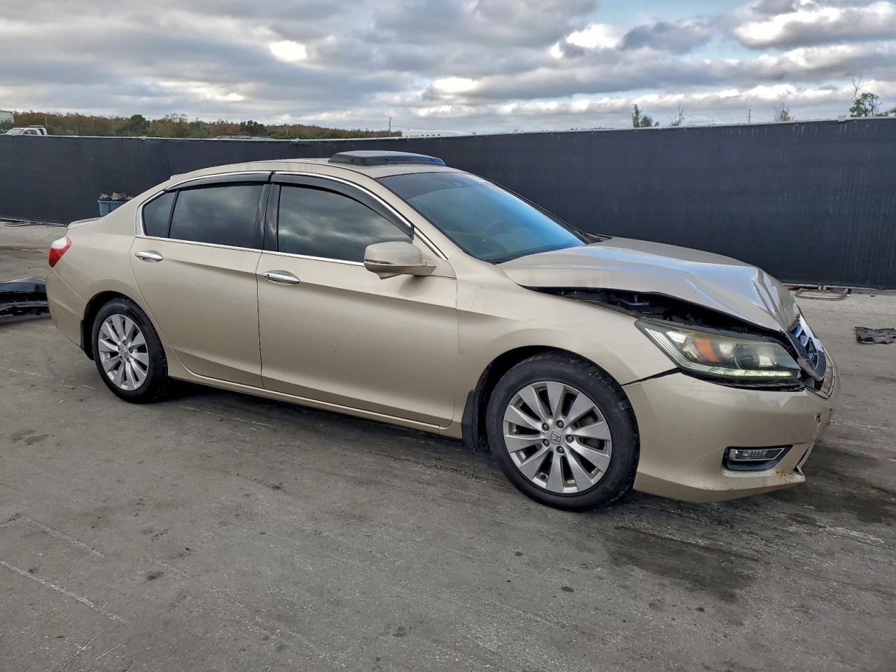 2013 HONDA ACCORD EXL photo 4
