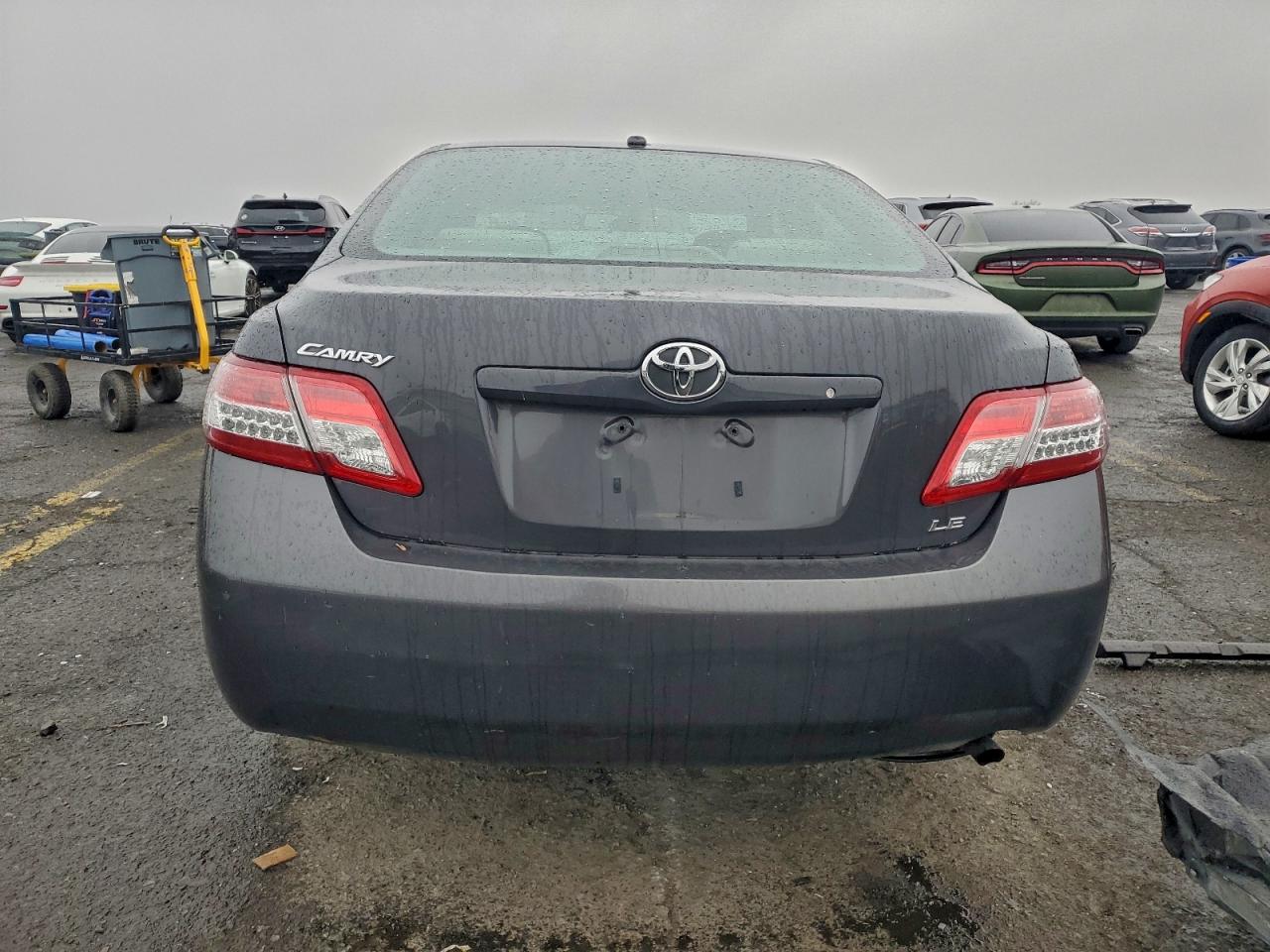 2011 TOYOTA CAMRY BASE photo 6