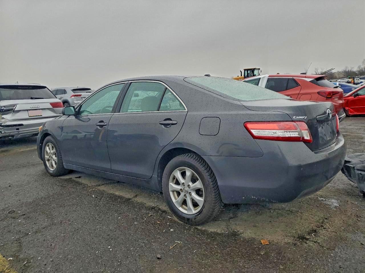 2011 TOYOTA CAMRY BASE photo 2