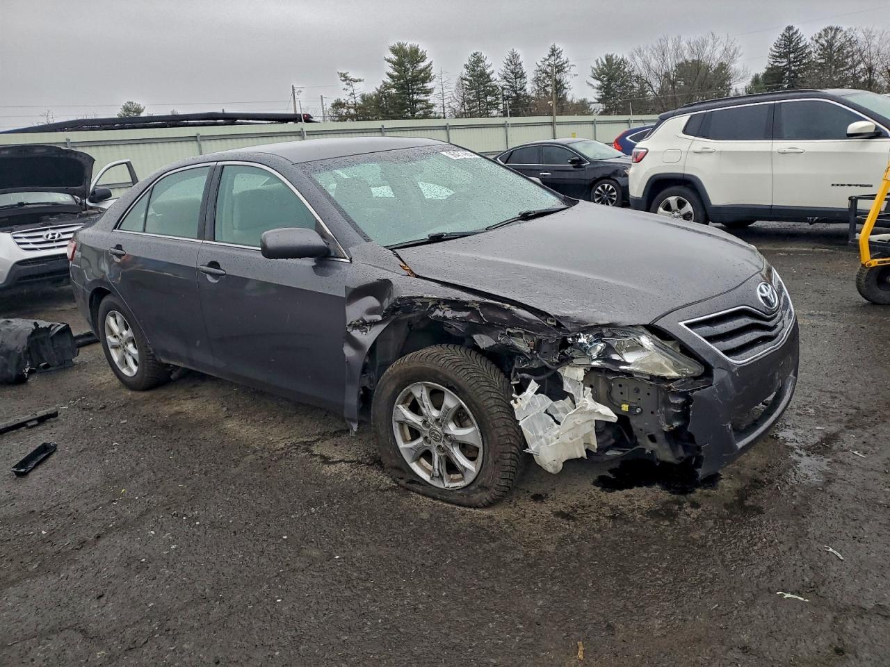 2011 TOYOTA CAMRY BASE photo 4