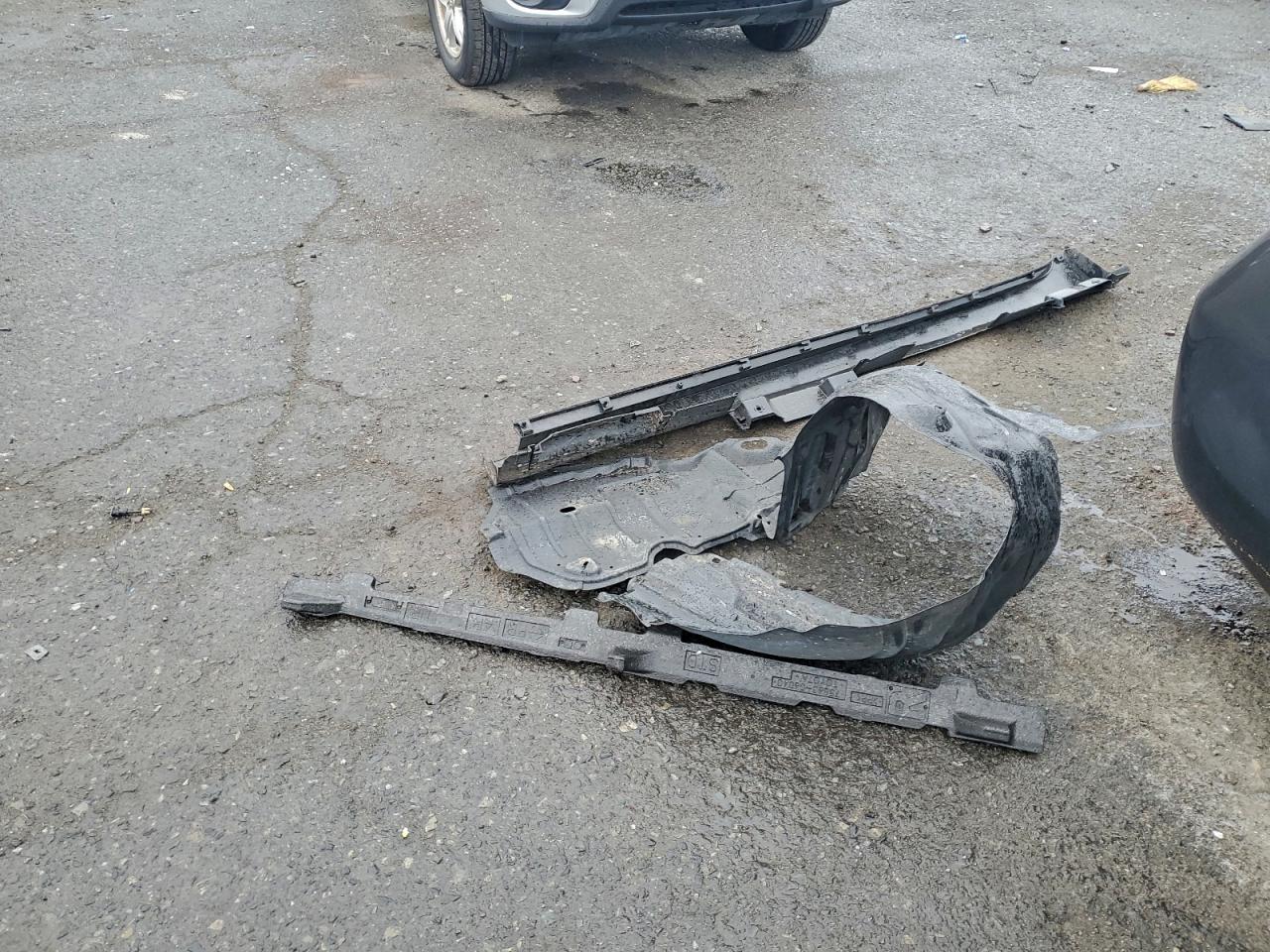 2011 TOYOTA CAMRY BASE photo 12