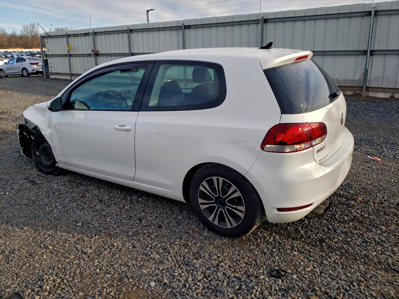 2012 VOLKSWAGEN GOLF photo 2