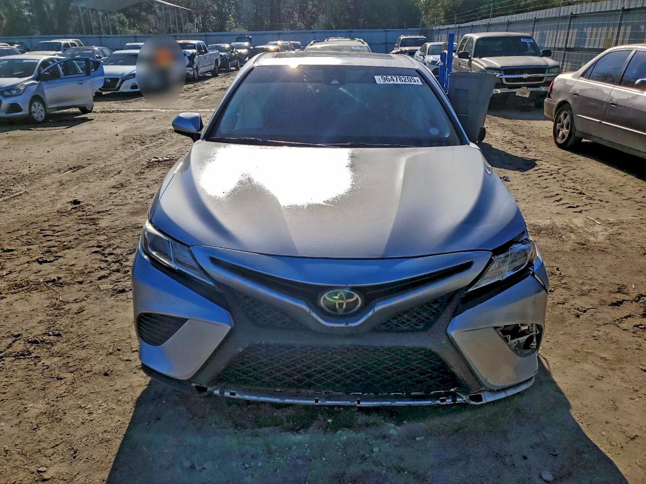 2020 TOYOTA CAMRY SE photo 5