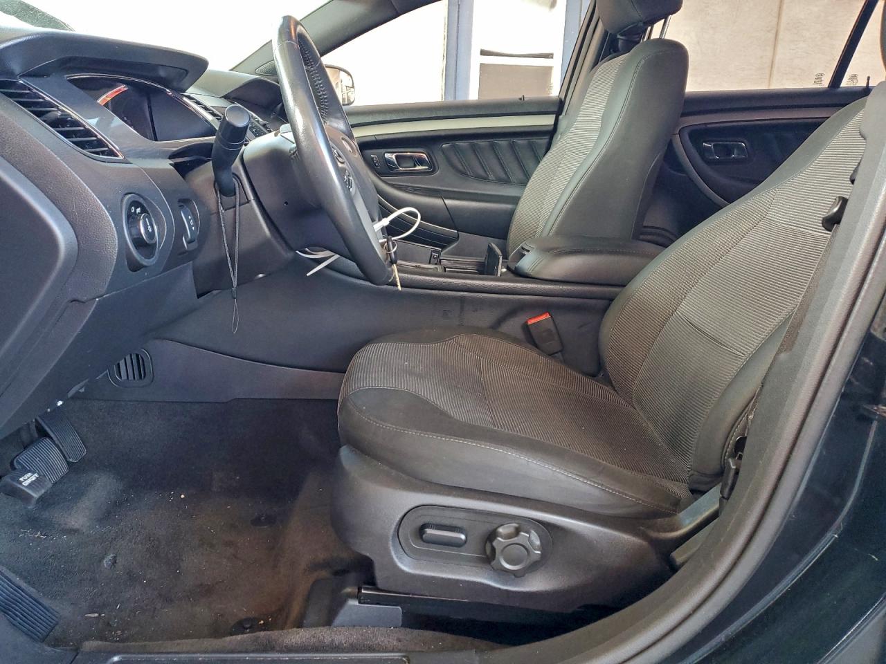 2015 FORD TAURUS SEL photo 7