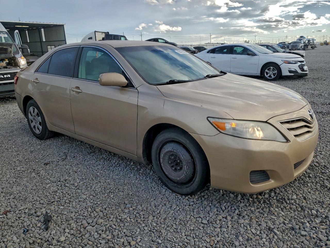 2010 TOYOTA CAMRY BASE photo 4