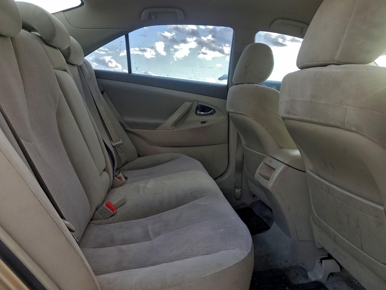 2010 TOYOTA CAMRY BASE photo 10