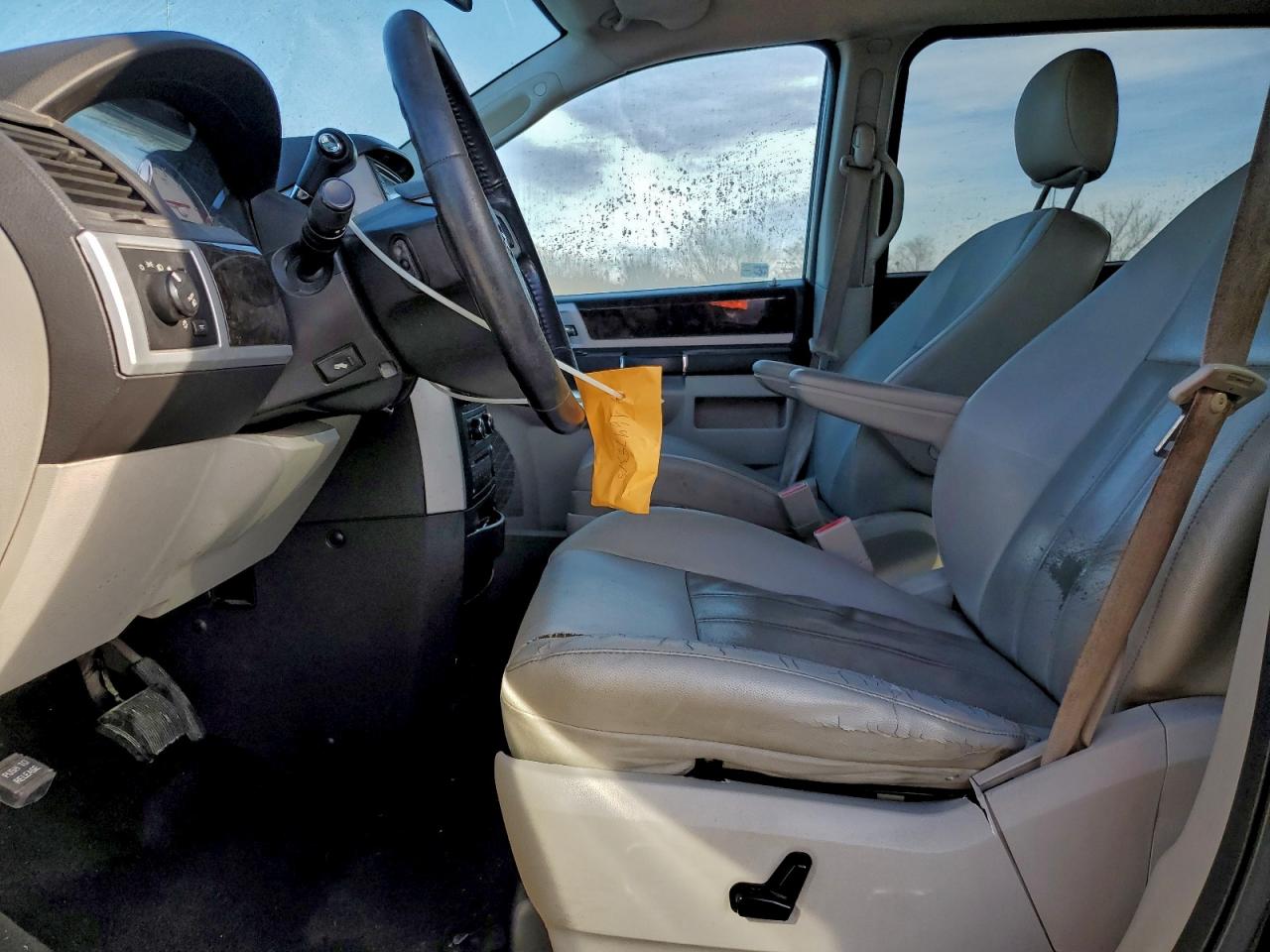 2010 DODGE GRAND CARAVAN SXT photo 7