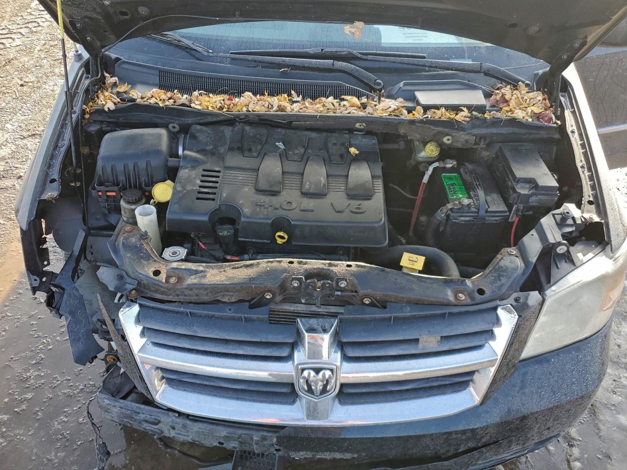 2010 DODGE GRAND CARAVAN SXT photo 12
