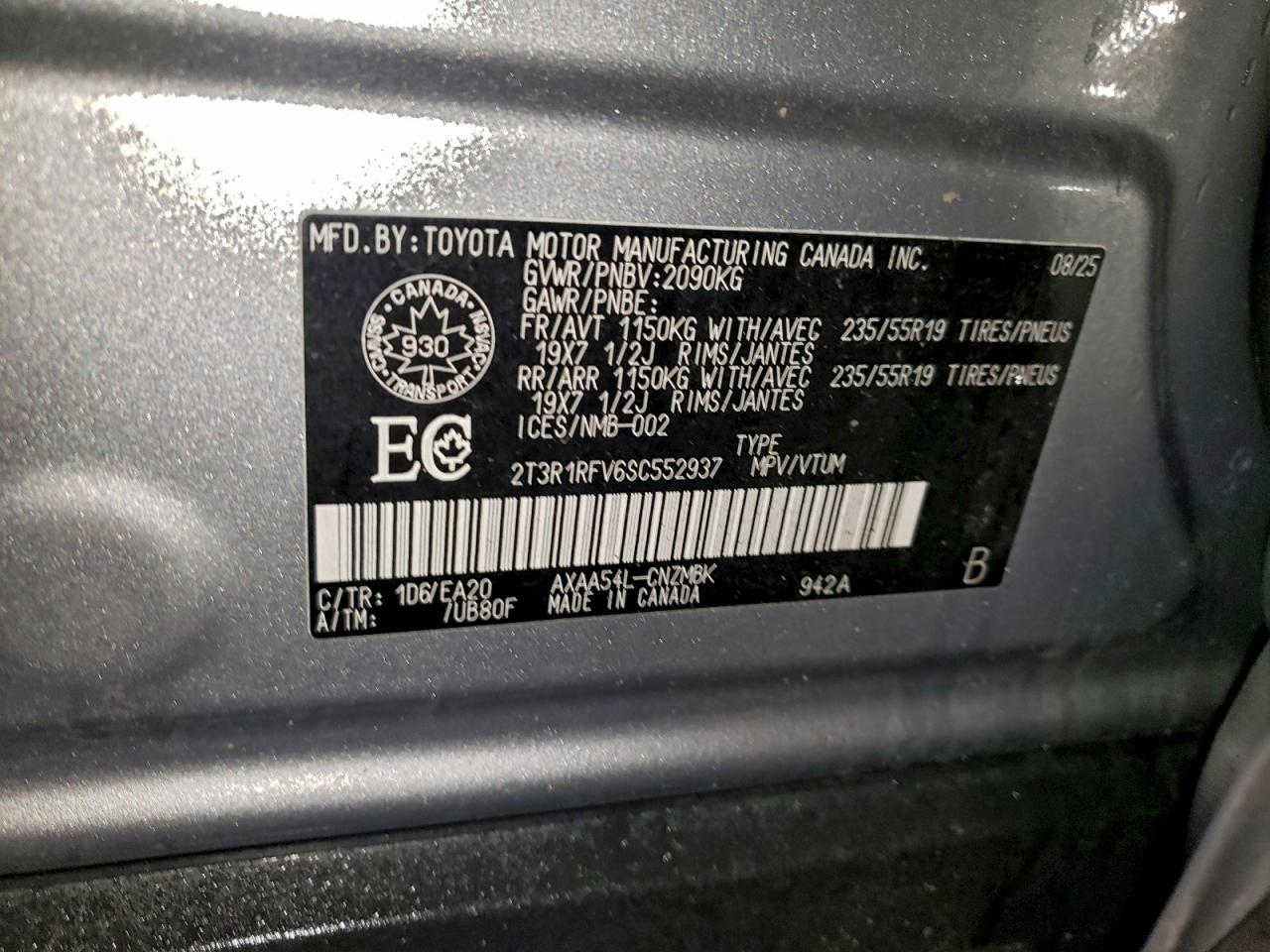 2025 TOYOTA RAV4 XLE photo 13