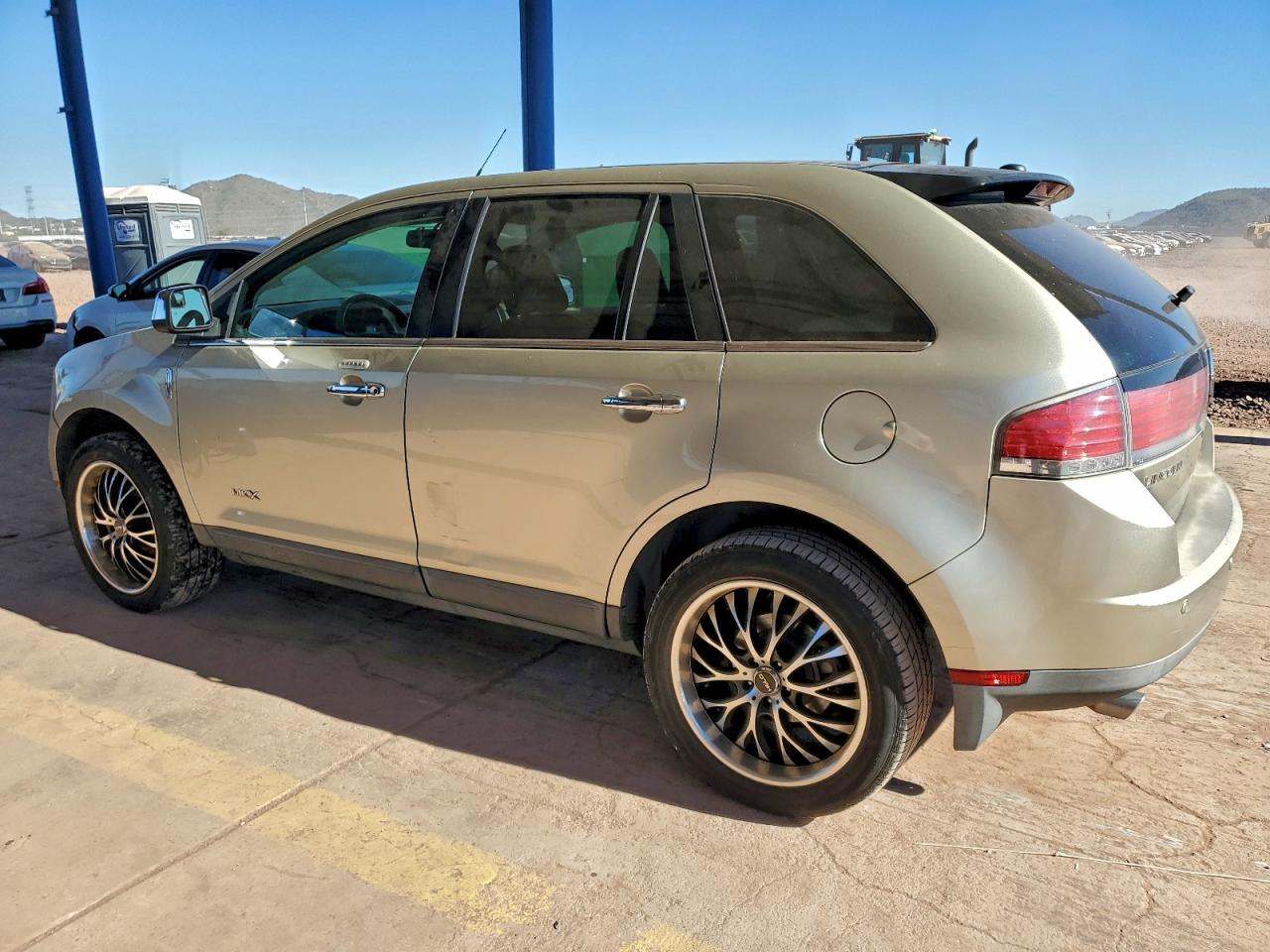 2010 LINCOLN MKX photo 2