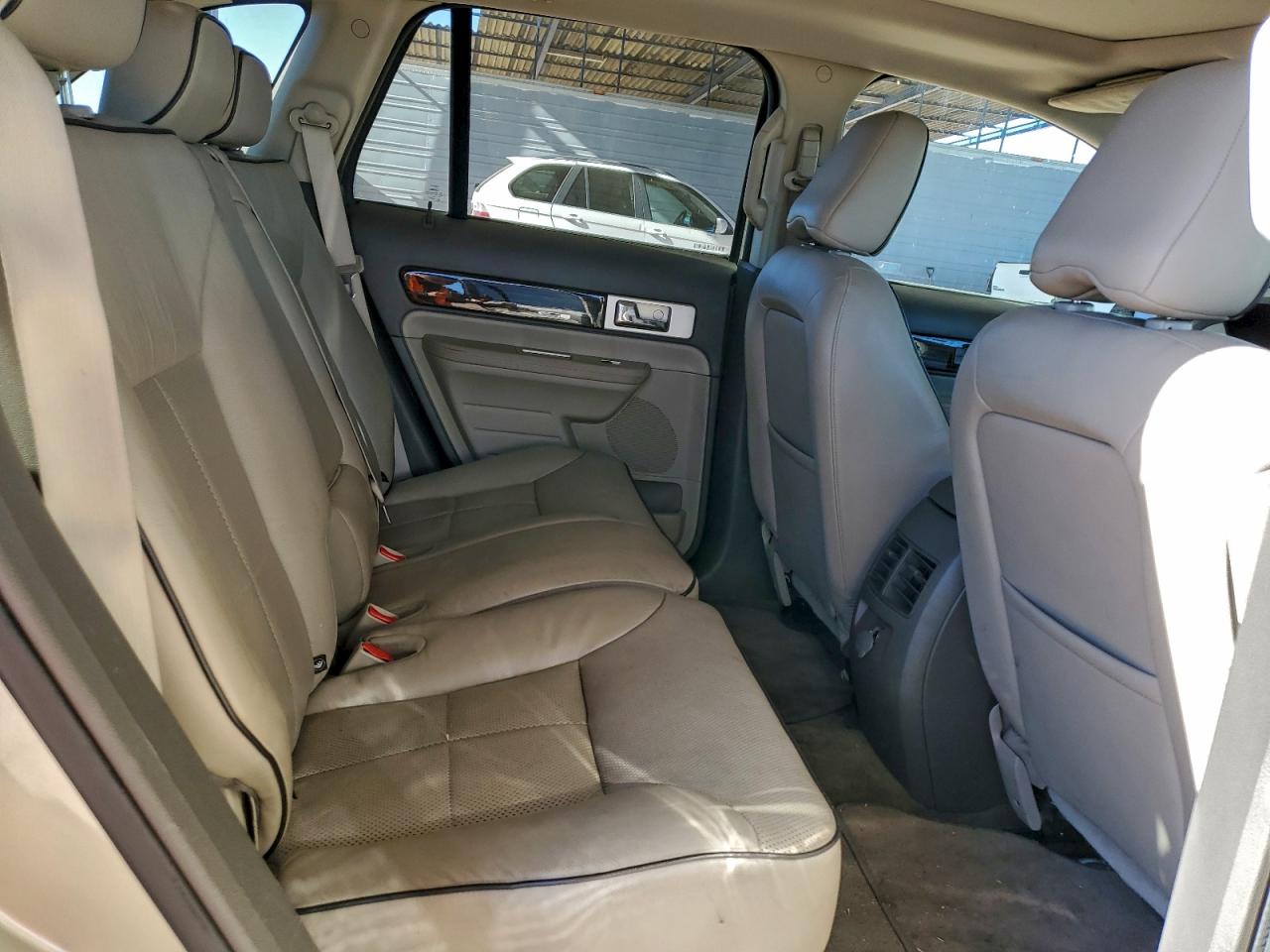 2010 LINCOLN MKX photo 11
