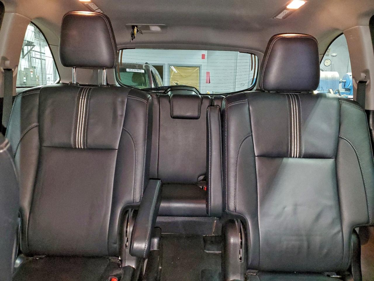 2017 TOYOTA HIGHLANDER SE photo 10