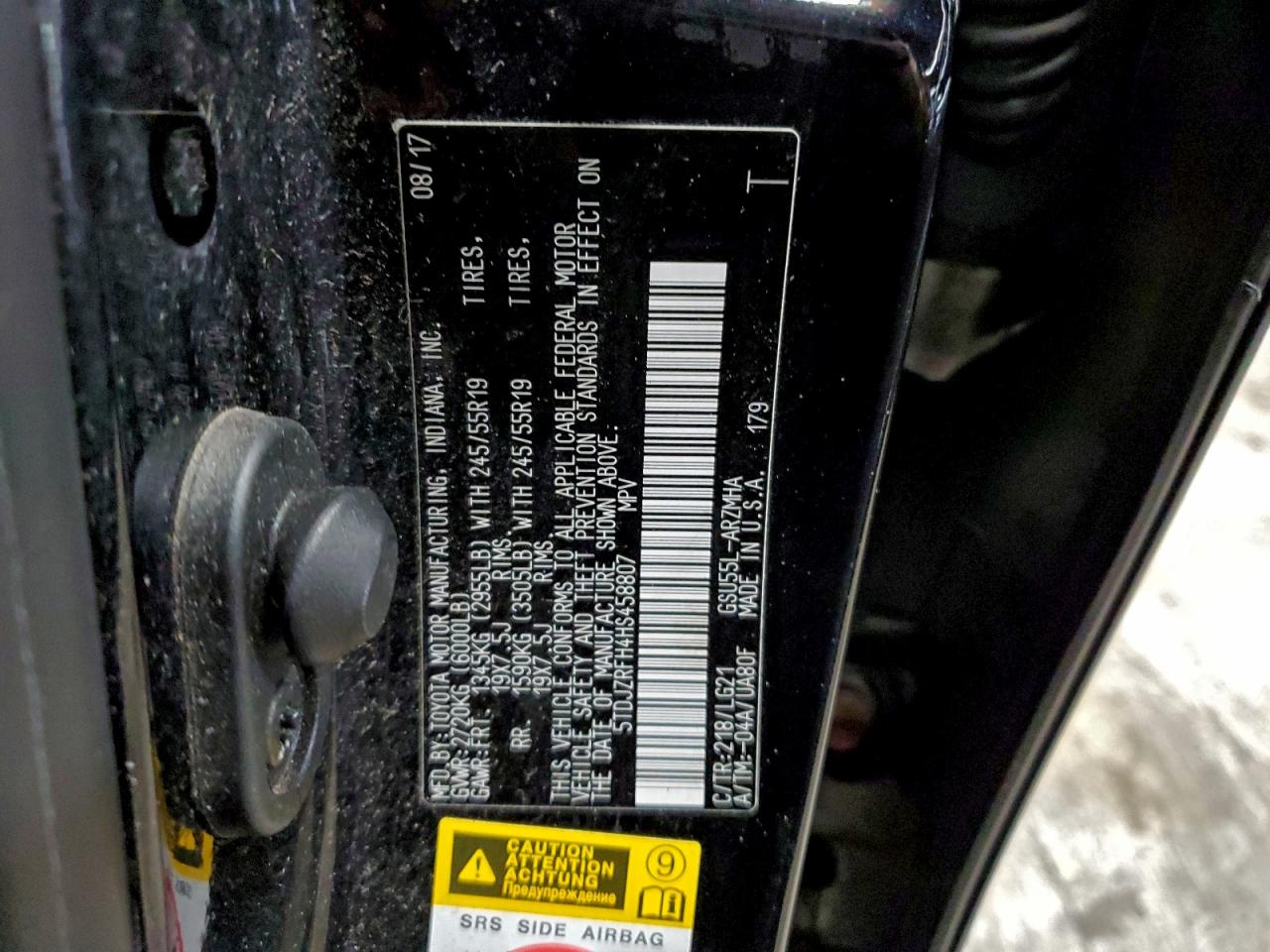 2017 TOYOTA HIGHLANDER SE photo 13