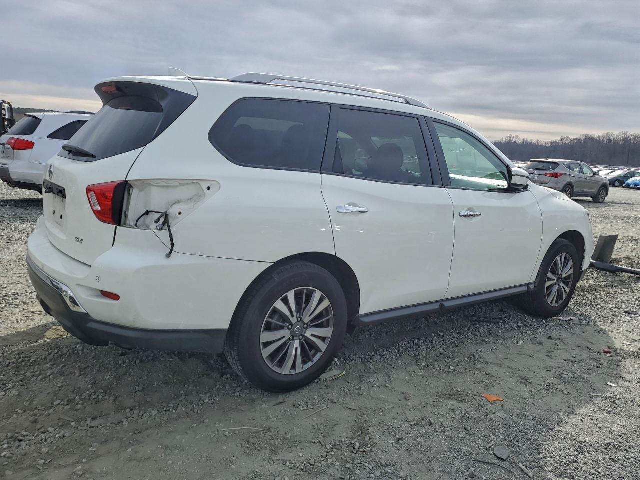 2020 NISSAN PATHFINDER SV photo 3