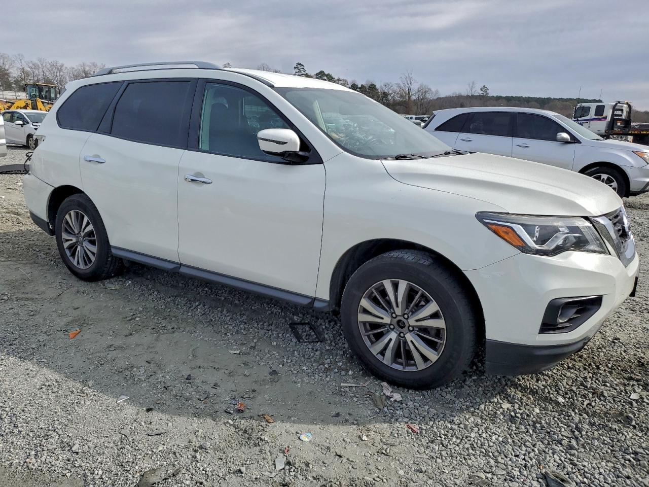 2020 NISSAN PATHFINDER SV photo 4