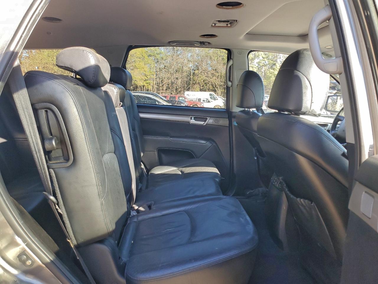 2009 KIA BORREGO LX photo 11