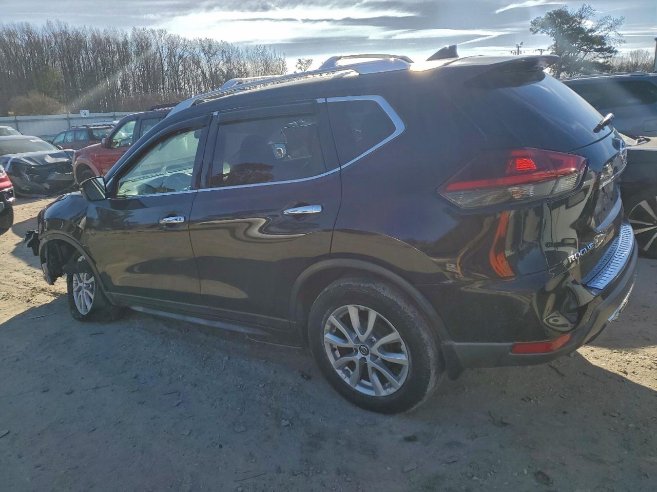2018 NISSAN ROGUE S photo 2