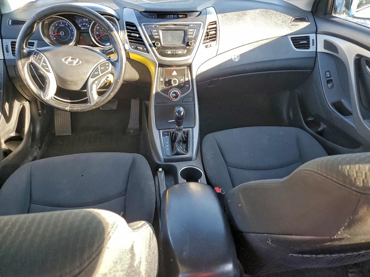 2015 HYUNDAI ELANTRA SE photo 8