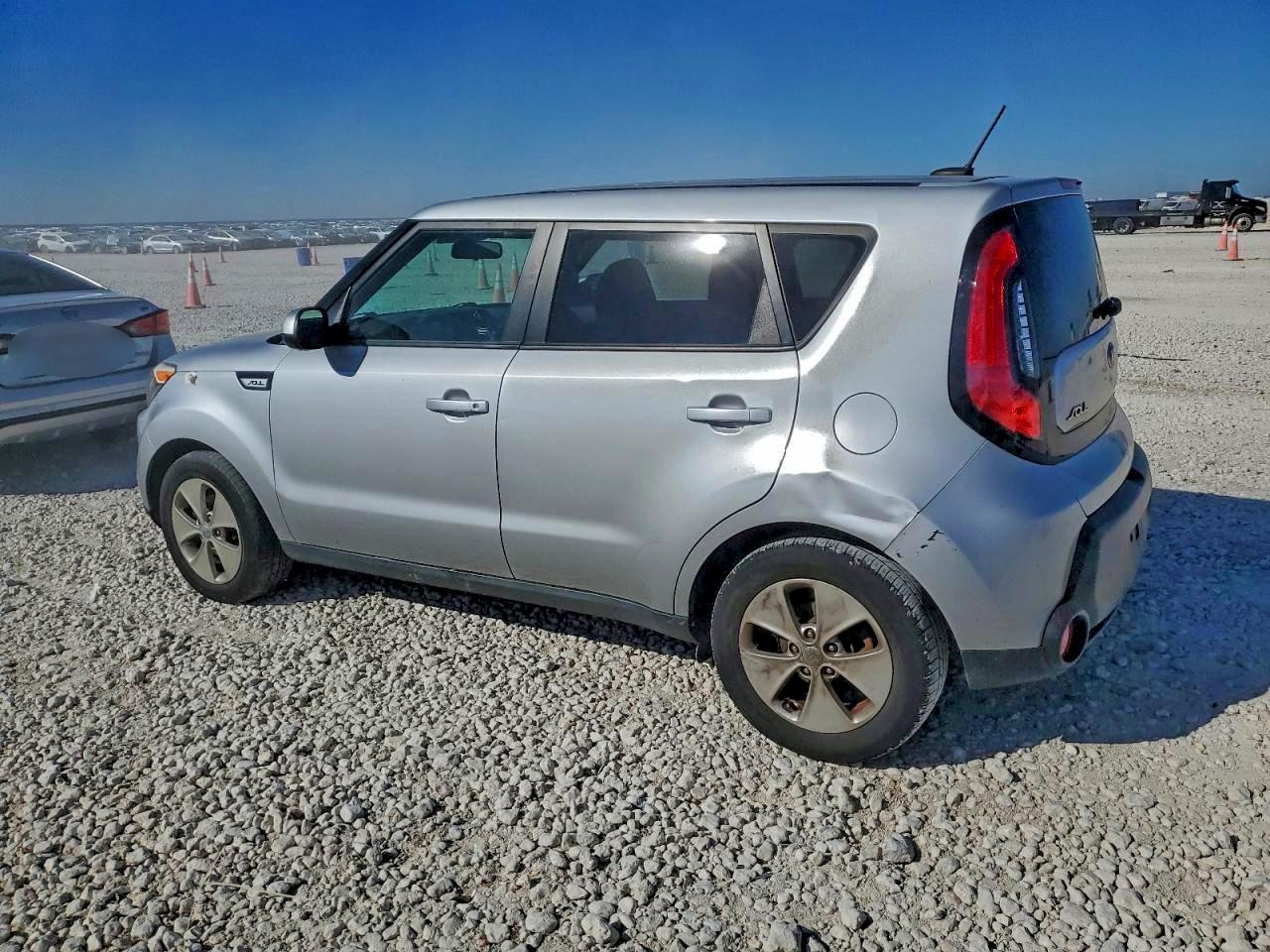 2016 KIA SOUL photo 2