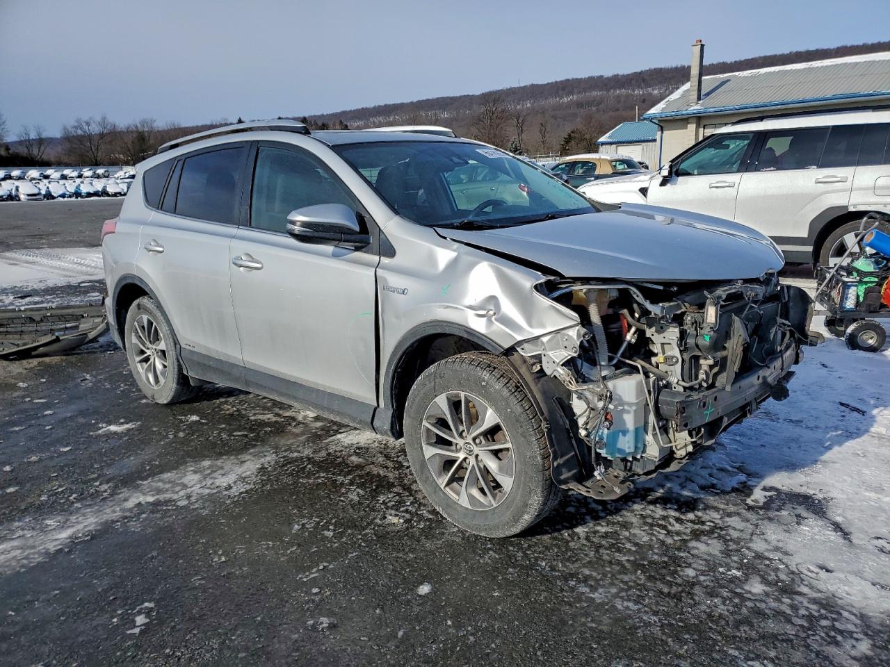 2016 TOYOTA RAV4 HV XLE photo 4