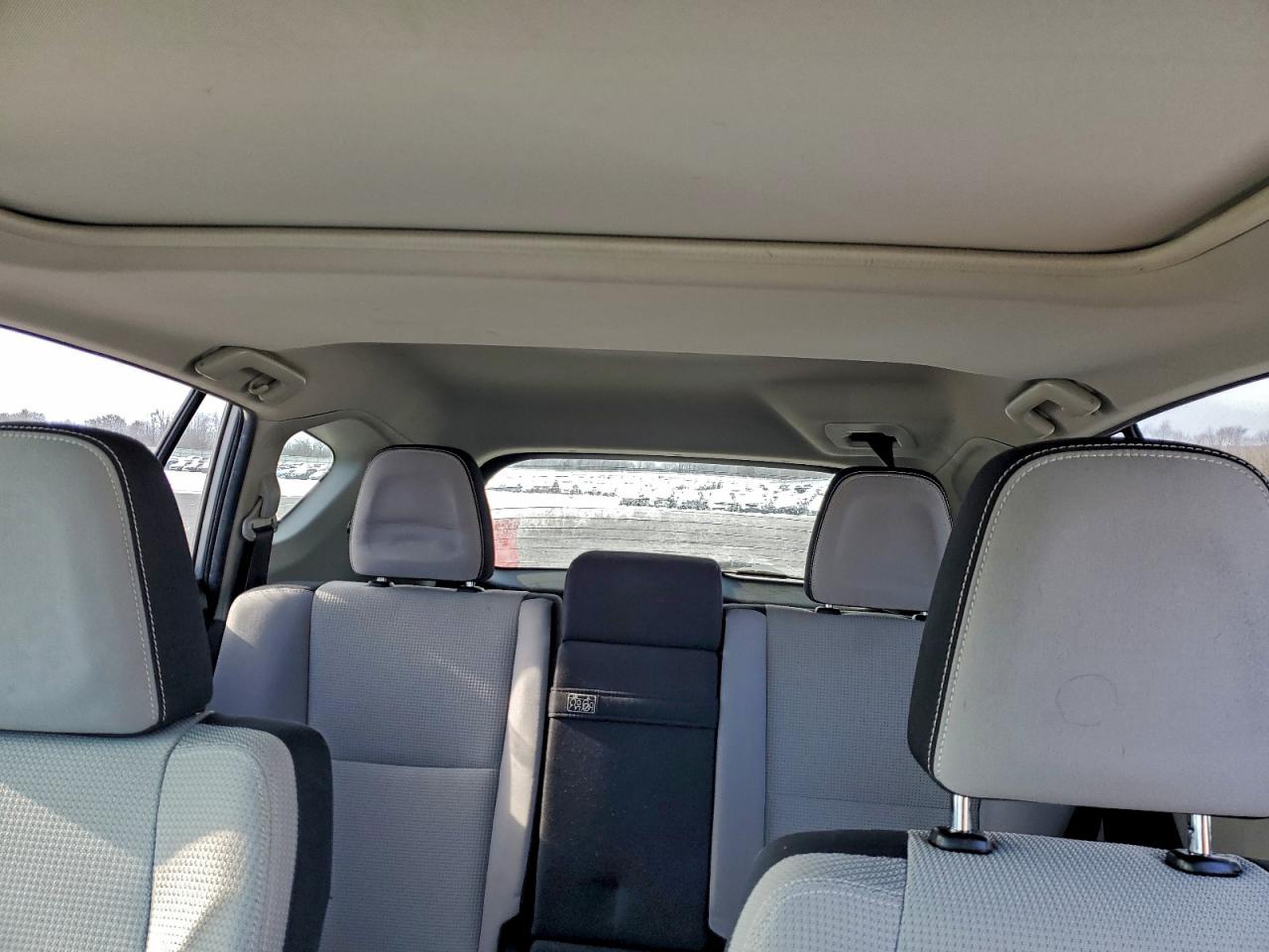 2016 TOYOTA RAV4 HV XLE photo 10