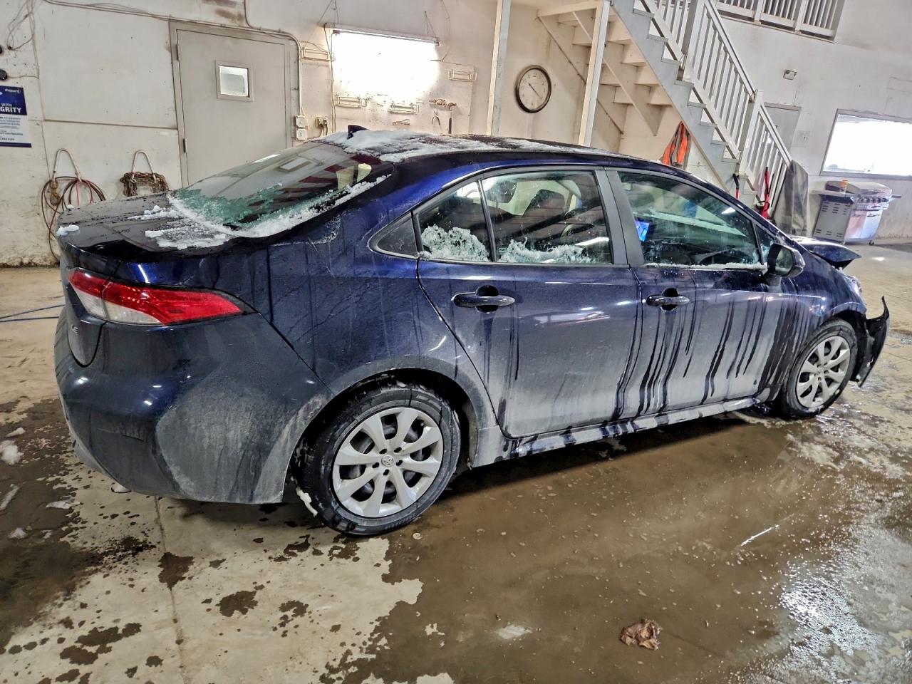 2024 TOYOTA COROLLA LE photo 3
