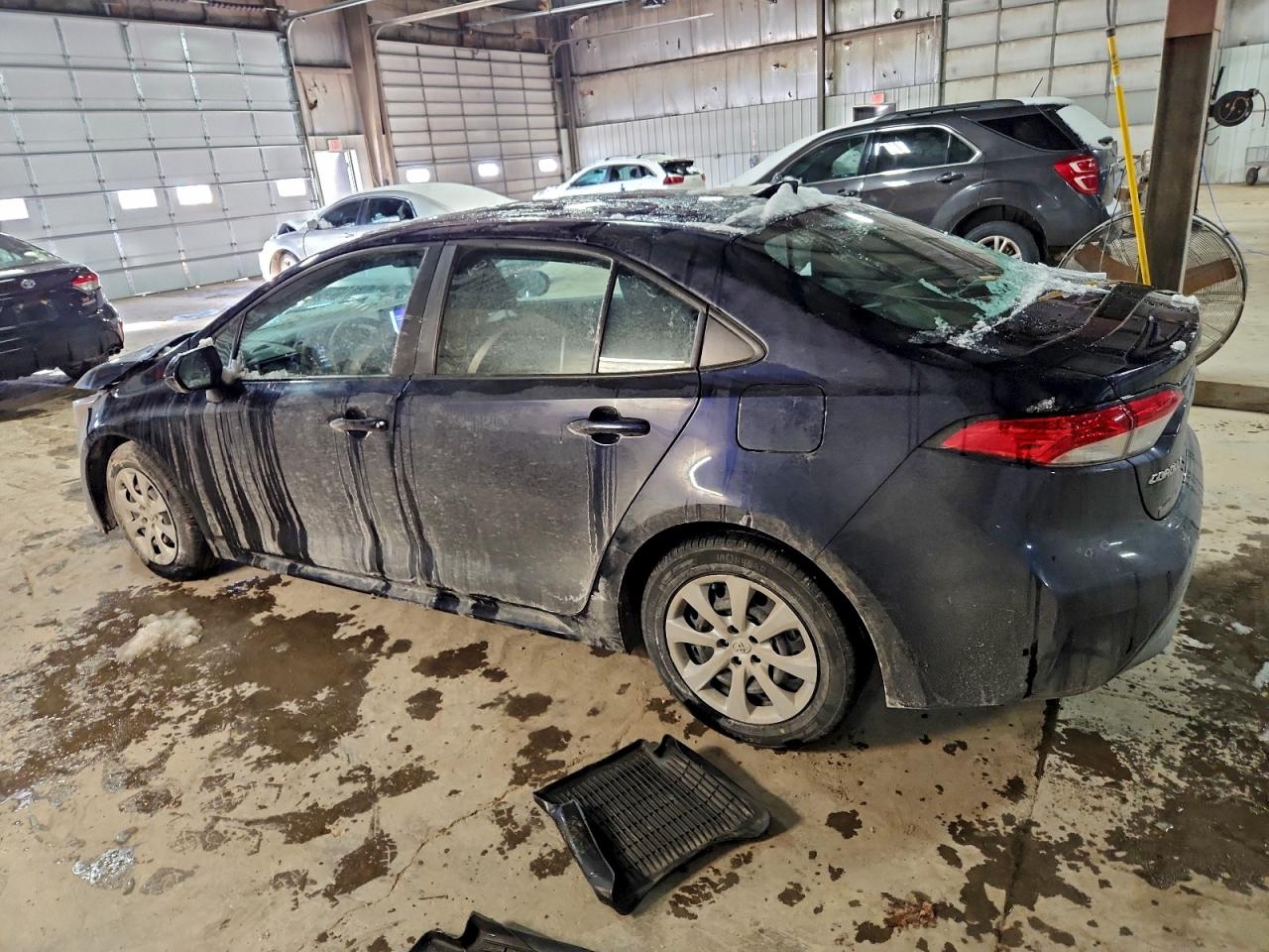2024 TOYOTA COROLLA LE photo 2
