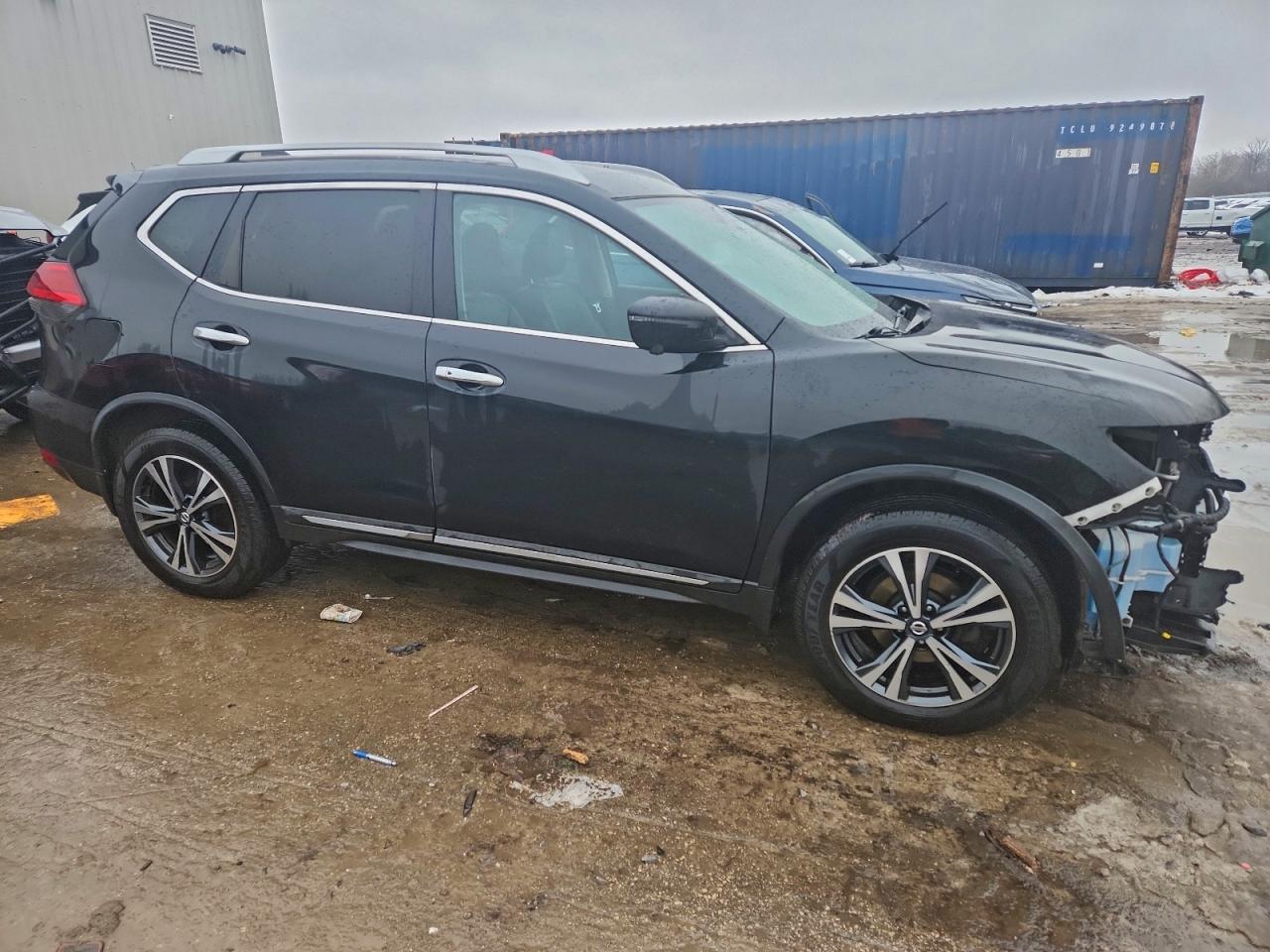 2017 NISSAN ROGUE SV photo 4