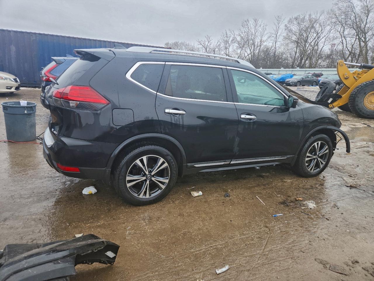 2017 NISSAN ROGUE SV photo 3