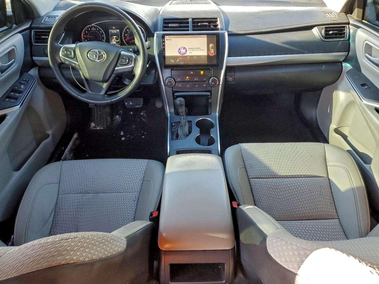 2015 TOYOTA CAMRY LE photo 8