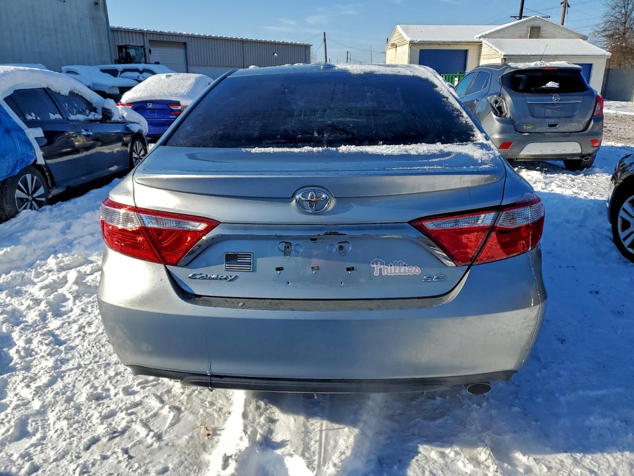 2015 TOYOTA CAMRY LE photo 6