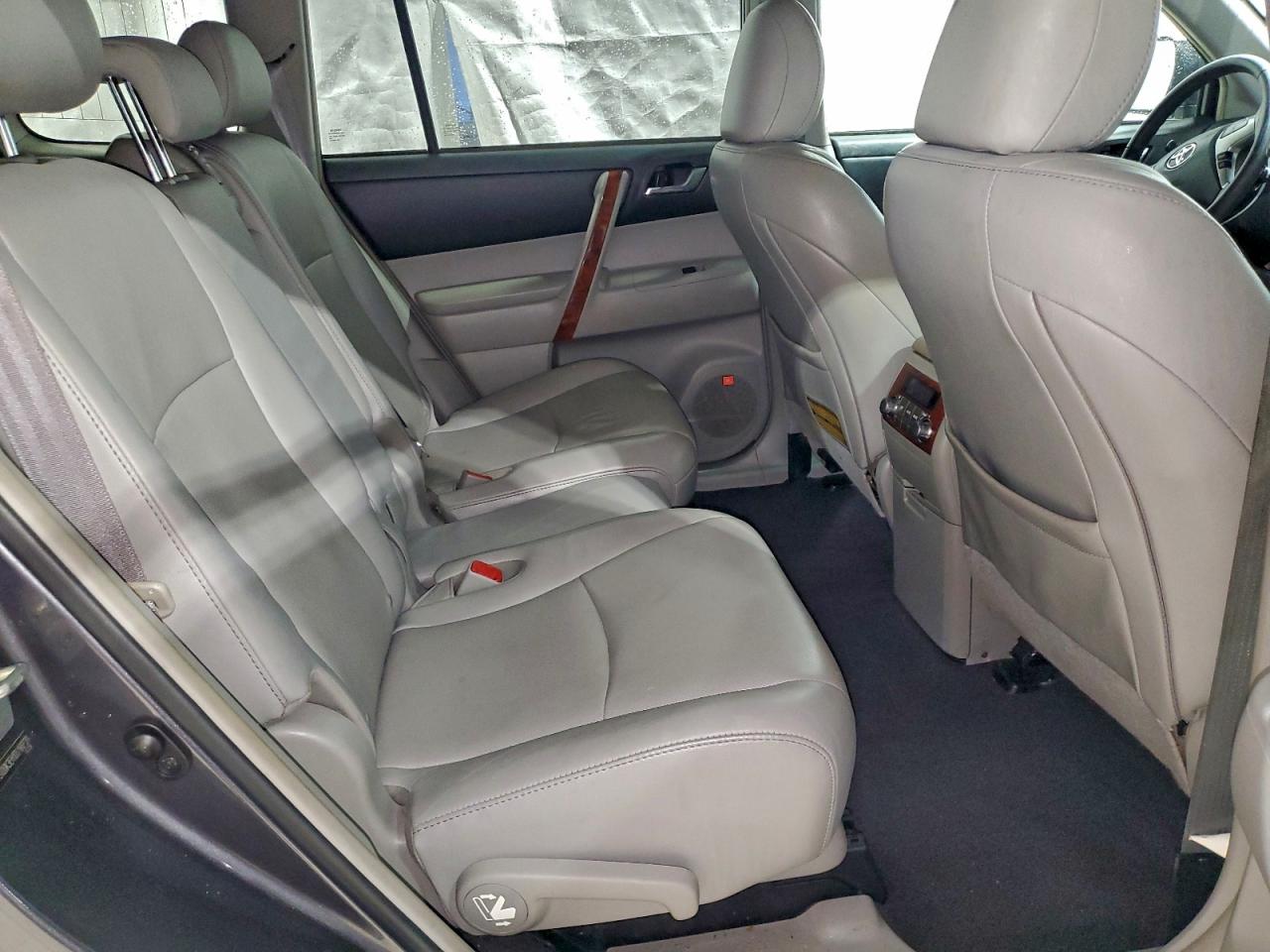 2013 TOYOTA HIGHLANDER LIMITED photo 10