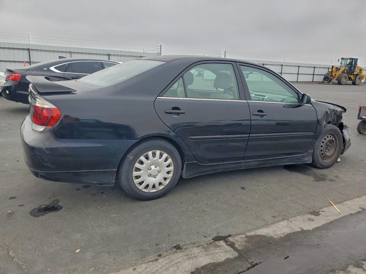 2006 TOYOTA CAMRY LE photo 3