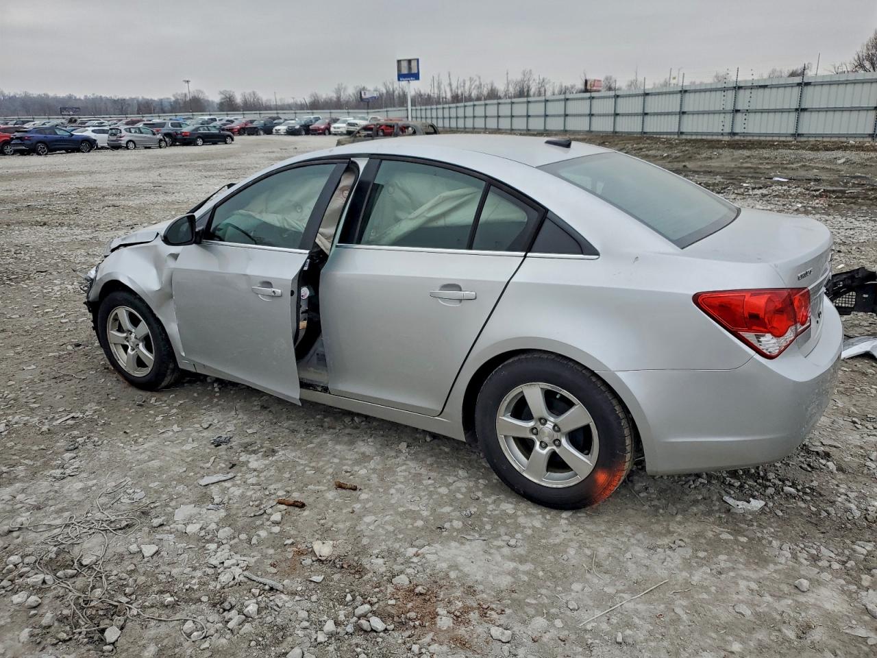 2013 CHEVROLET CRUZE LT photo 3