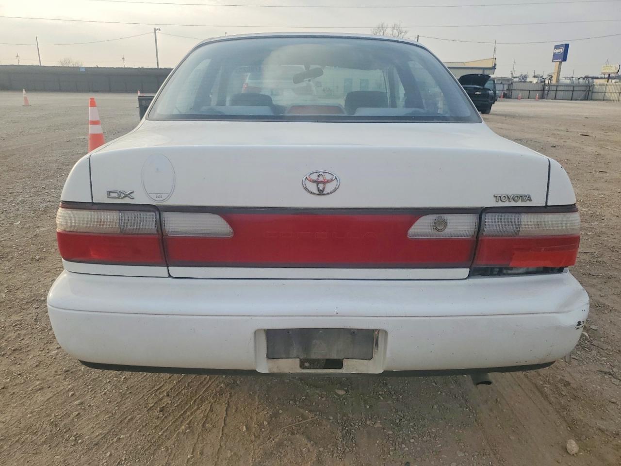 1996 TOYOTA COROLLA DX photo 16
