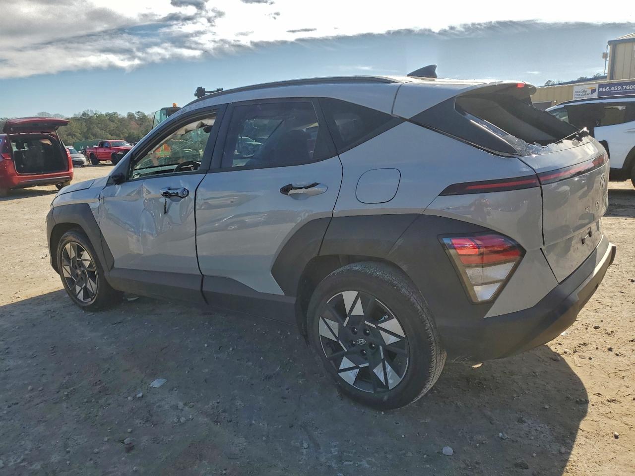 2025 HYUNDAI KONA SEL photo 2