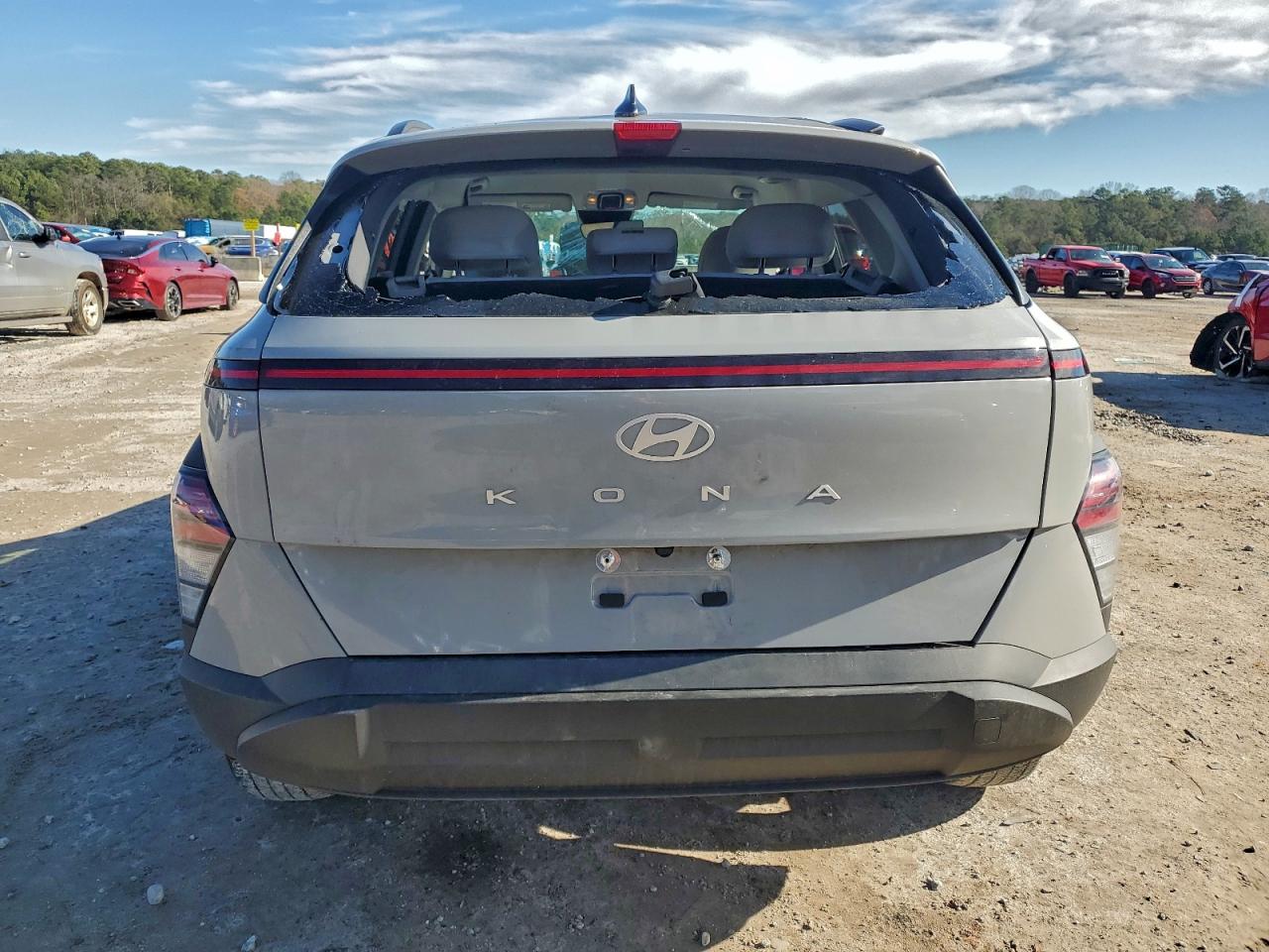 2025 HYUNDAI KONA SEL photo 6