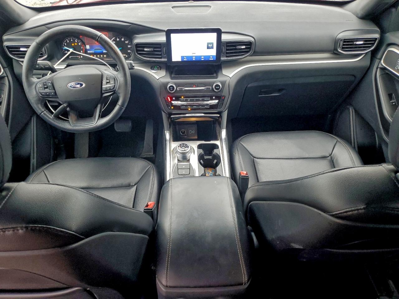 2020 FORD EXPLORER XLT photo 8