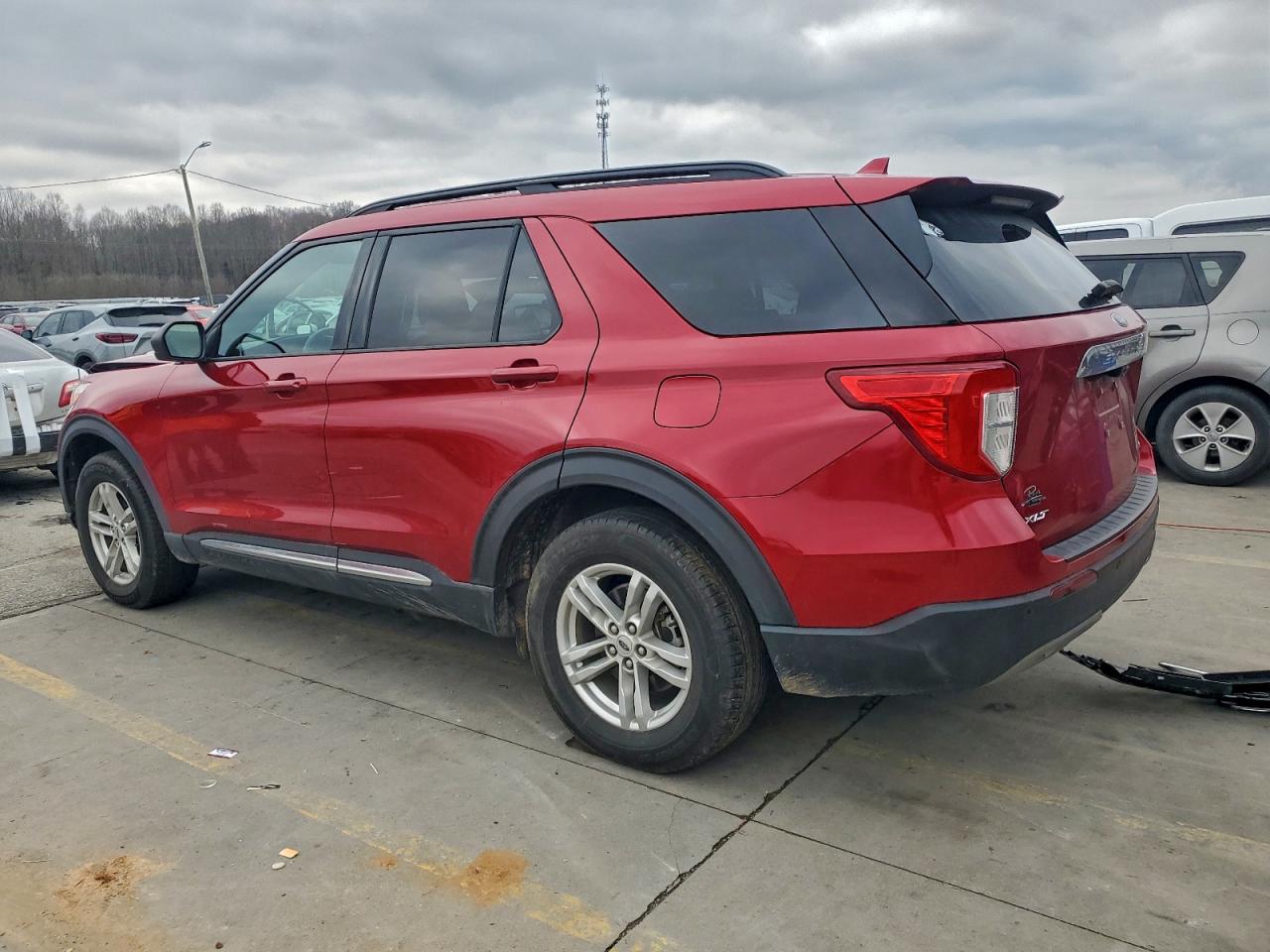 2020 FORD EXPLORER XLT photo 2