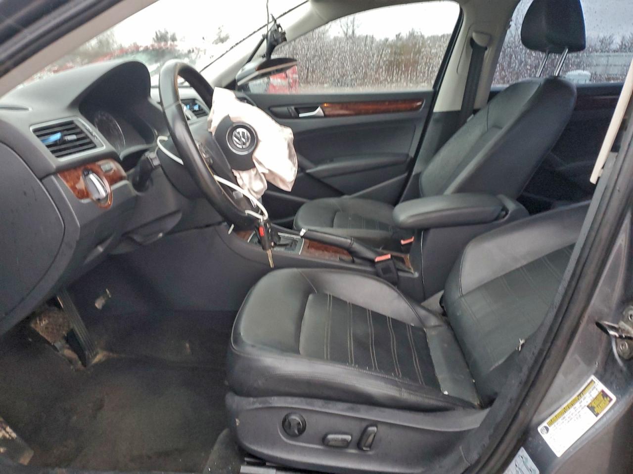 2012 VOLKSWAGEN PASSAT SEL photo 7