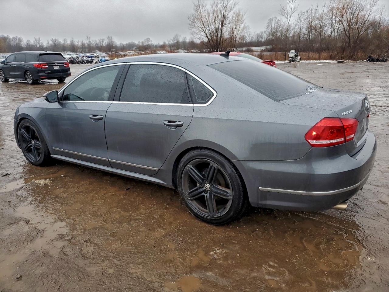 2012 VOLKSWAGEN PASSAT SEL photo 2