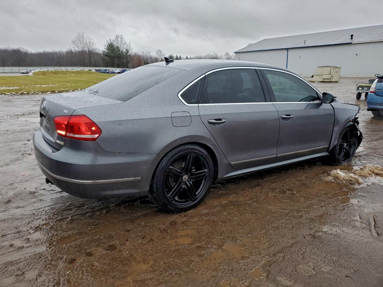 2012 VOLKSWAGEN PASSAT SEL photo 3