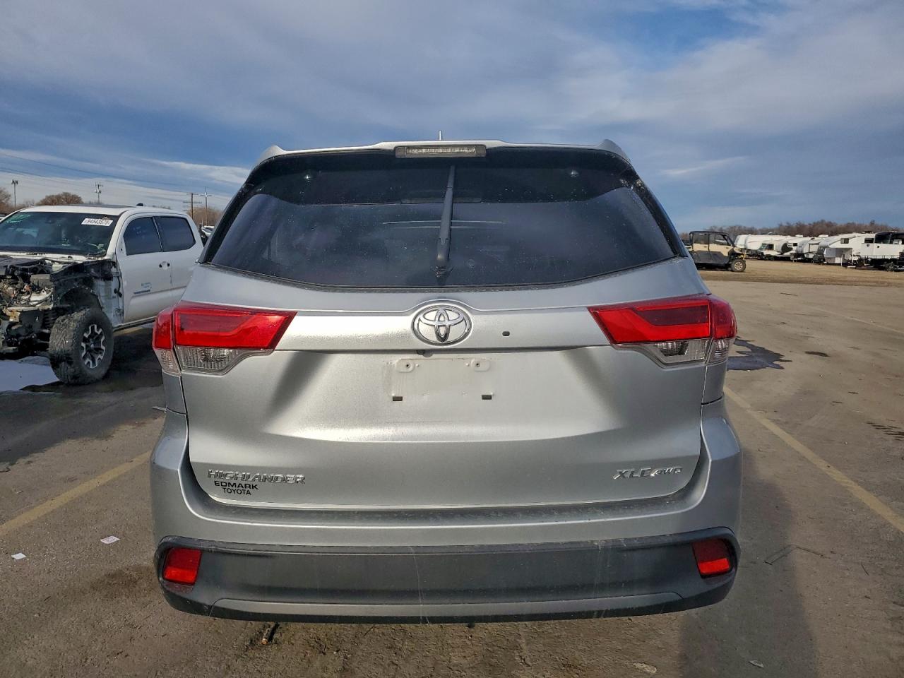 2019 TOYOTA HIGHLANDER SE photo 6