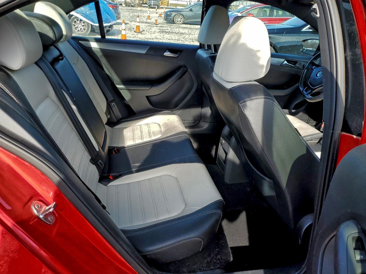 2016 VOLKSWAGEN JETTA SPORT photo 10