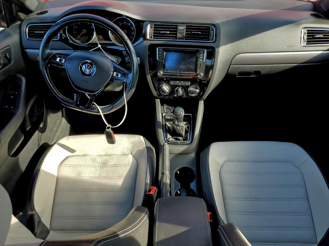 2016 VOLKSWAGEN JETTA SPORT photo 8
