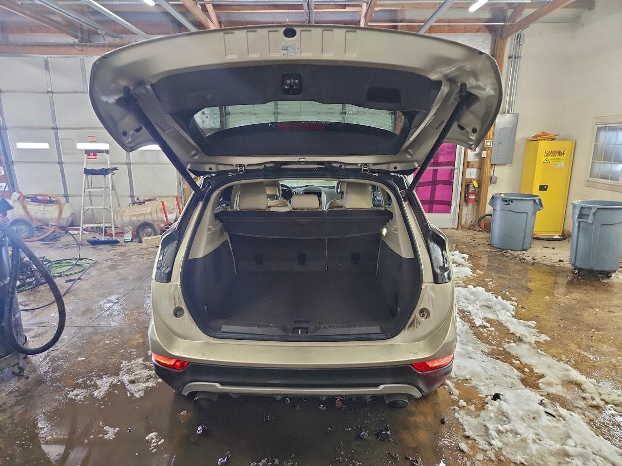 2017 LINCOLN MKC RESERVE photo 6