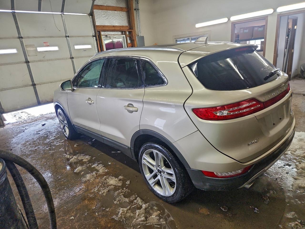 2017 LINCOLN MKC RESERVE photo 2