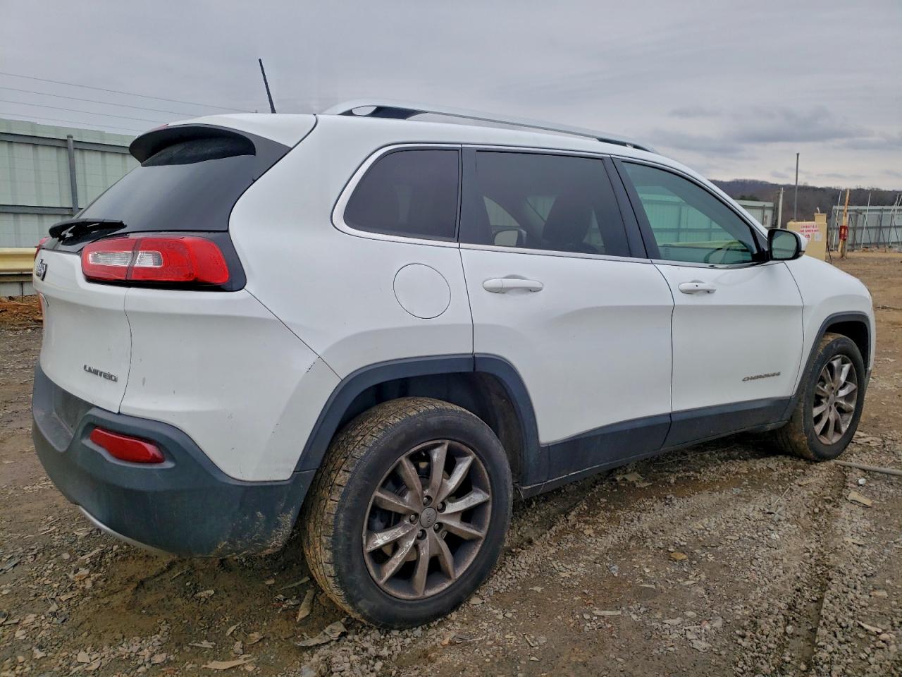 2016 JEEP CHEROKEE LIMITED photo 3