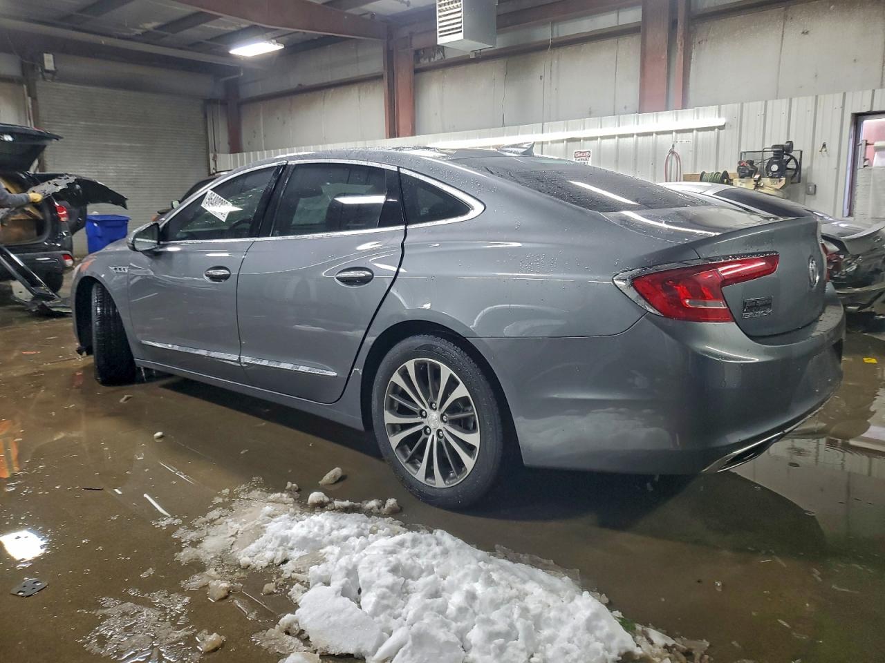 2018 BUICK LACROSSE PREMIUM photo 2